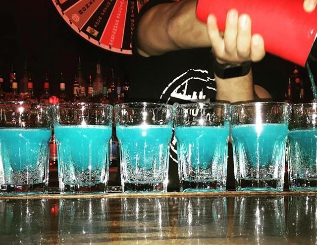 If you just graduated come spin our wheel and celebrate! DJ Qwest playing your favorite party mixes all night long!  #shotshotshotshots •
•
•
•
•
•
•
#shots #shotbar #saturdaynight #midtown #midtownhouston #houston ift.tt/2rE2PeJ