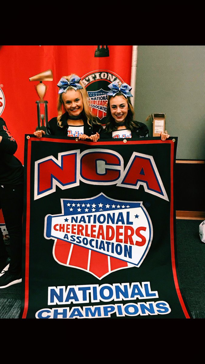 Happy birthday <a href="/a_jusko/">alexis jusko</a> !!!!🎉🎉💗 Im going to miss you so much next year!!! Hope you have the best day!!!🎉⭐️💗