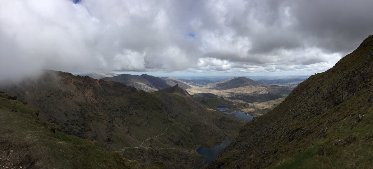 GingerbreadBake's tweet photo. #Snowdon #Done #SnowDone it was an awesome view today. https://t.co/AldqymgiU5