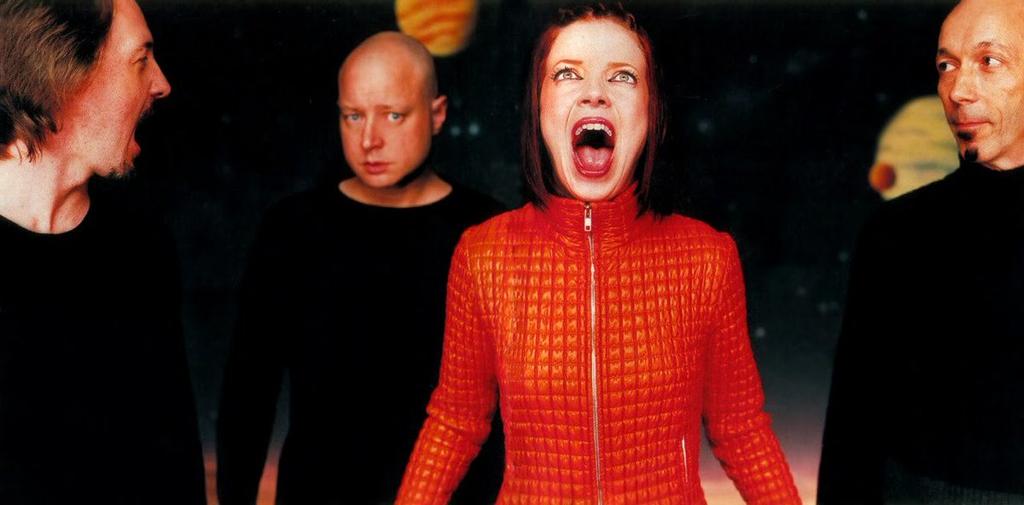 Garbania1's tweet image. Gracias x tanto #Version20 #Garbage Version 2.0 💕🍀🌹