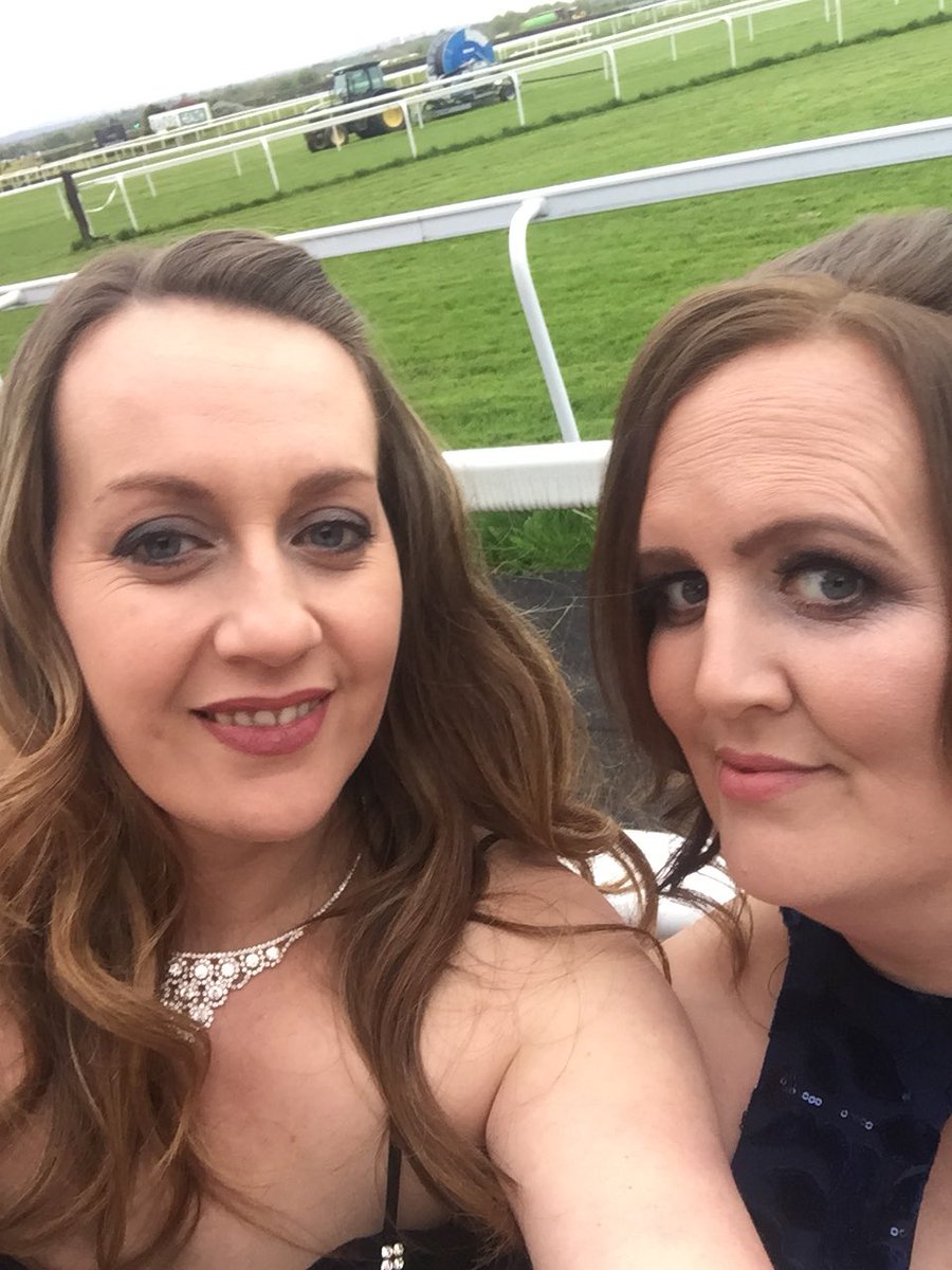 louiseo79's tweet photo. #edgehillgradball https://t.co/nROmH9emn6