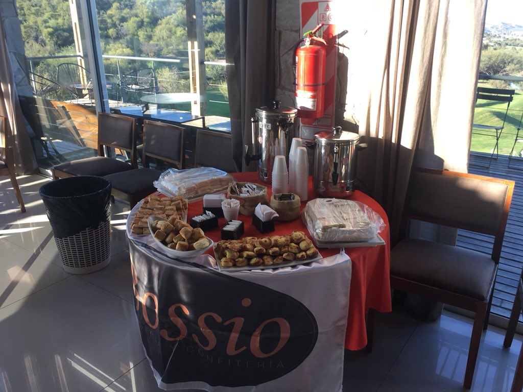 QuebrachosGolf's tweet photo. Excelente torneo se está llevando a cabo auspiciado por Panadería Bossio y Pintureria Pintolindo!!! Muchas gracias a todos los que participaron!!!  #Golf #SanLuis #LosQuebrachosCountryGolf https://t.co/MjHL80saky