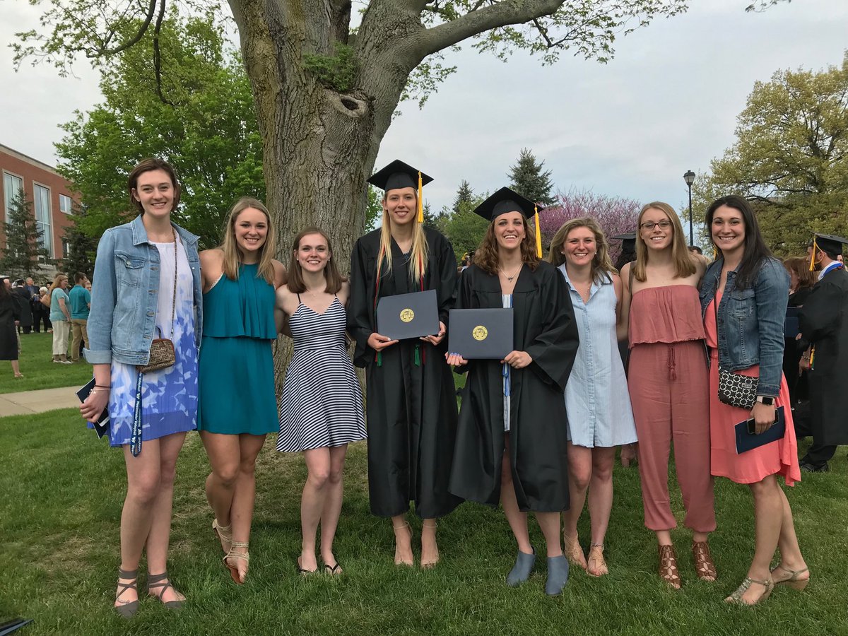 WestminsterVB's tweet photo. Supporting our 2018 Seniors ! #TITANFAMILY #TITANPROUD https://t.co/4ANJUm3pje