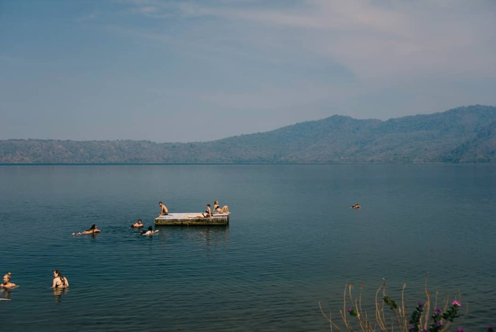 Laguna de Apoyo is just a short day trip from the Ranch. The lush forest crater offers relaxed vibes on the many floating docks strewn along the shoreline. #ranchosantanagoodlife Photo: IG dlhextall