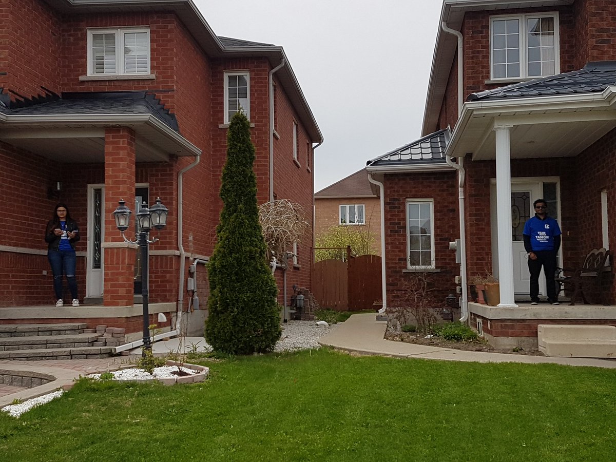 ninatangri's tweet photo. #TeamTangri is on the road all day, everyday #doorknocking to talk to you about your concerns and get #OntarioBackOnTrack #pcpo #ForThePeople https://t.co/nUs3EnX4ZW
