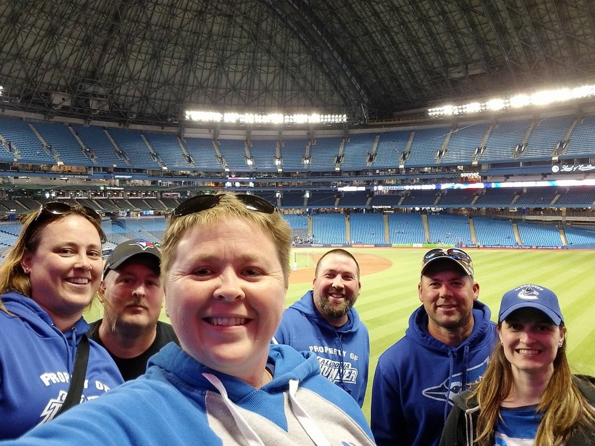 D_Ebert77's tweet photo. Family day at the ballpark! #LetsGoBlueJays @BlueJays https://t.co/ULHn36ilCv