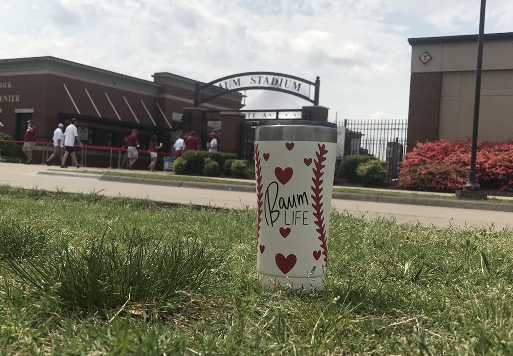 DavidScoggins6's tweet photo. Cold drinks on hot days at Baum!! #ThisIsBaseball #Omahogs #BaumLife #TheWooCrew #TheSewCraftyPaige https://t.co/NssoaP97RF