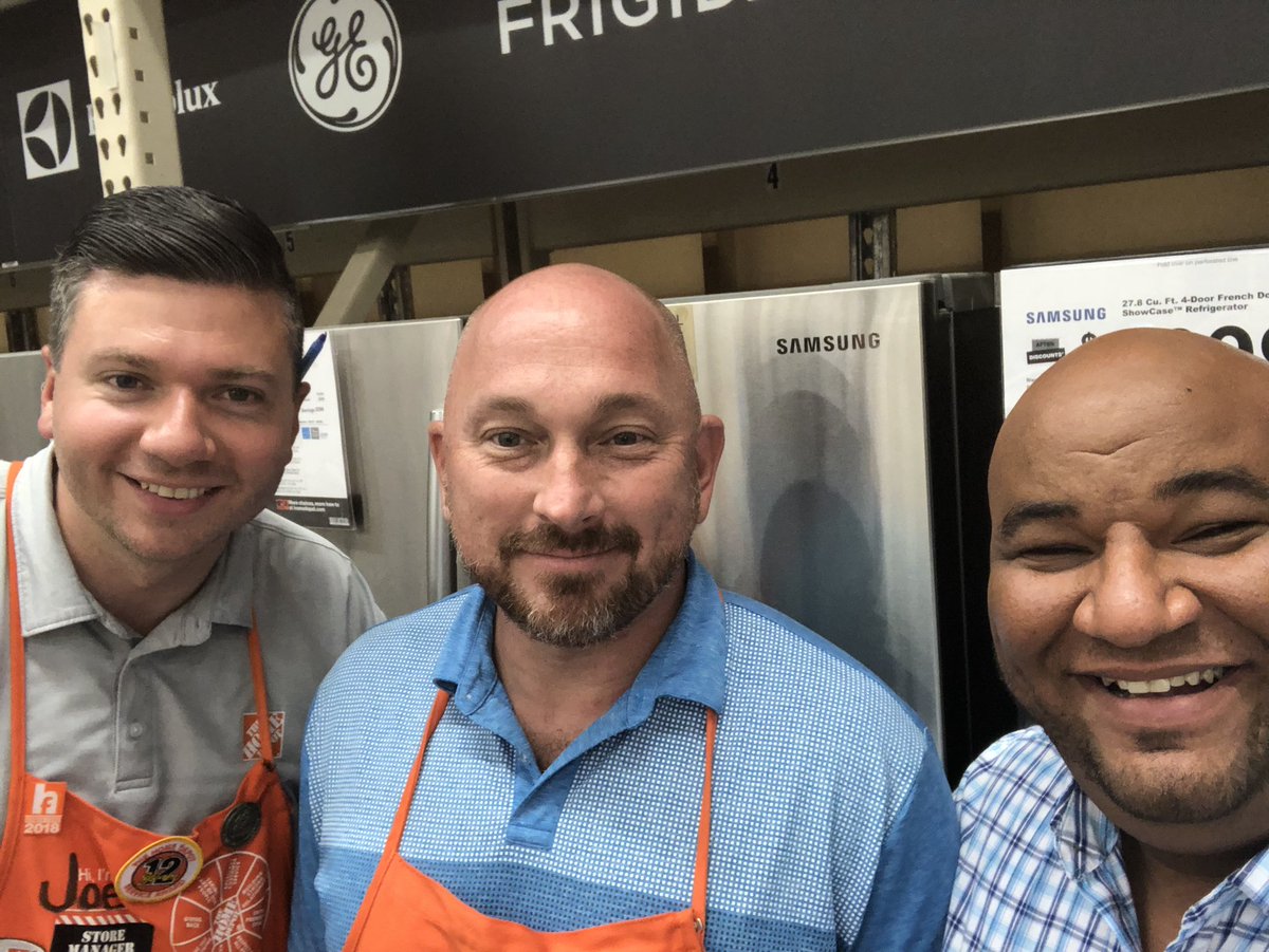 #HDEHDILeadsWin Hanging out w/ 2 Great SM’s that love to win in specialty! Way to go Joe &amp; always on Ron! @joe3186 <a href="/RonnieWells10/">Ronnie Wells</a> @HDSasmErin <a href="/Jibby40/">Nick O'Jibway</a> @angeladillon20 <a href="/palmcoast6363/">#6363PalmCoastProud</a> @THDkellerhagood @hdi_orlando <a href="/HDE_HenryD/">HDIS__Henry</a> @THDBic <a href="/THDPatti/">Patti Olmsted</a> @DerekTHD <a href="/scottwhiteHD/">Scott White</a> <a href="/SHAMWOW99/">Michael Albrecht</a> 🌴