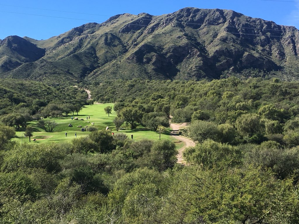 QuebrachosGolf's tweet photo. Les dejamos mas fotos del torneo de hoy auspiciado por Panadería Bossio y Pintureria Pintolindo!!! https://t.co/KQz3fzY2hr