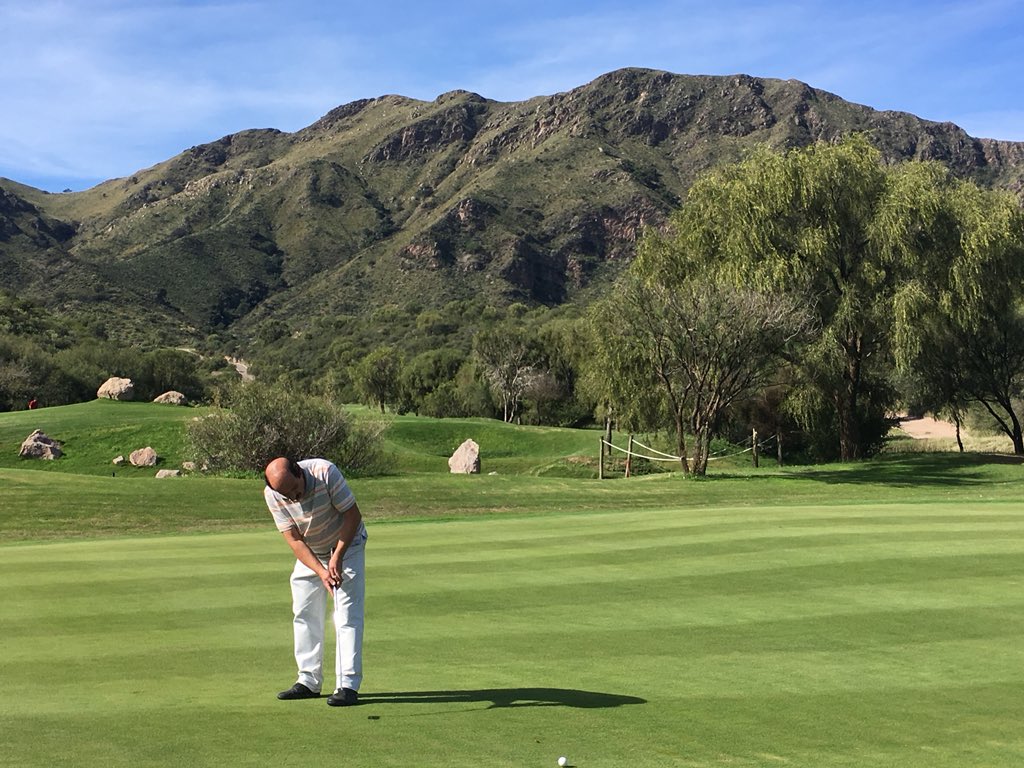 QuebrachosGolf's tweet photo. Les dejamos mas fotos del torneo de hoy auspiciado por Panadería Bossio y Pintureria Pintolindo!!! https://t.co/KQz3fzY2hr