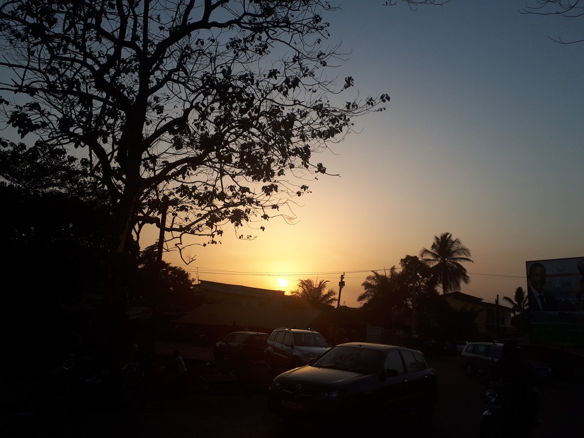 Conakry_Life's tweet photo. La fièvre du samedi soir 😎😍😍 #BestTimeInGuinea #Kibaro #224Fierté #loeilcurieux #MiranassTourisme https://t.co/NhzoXdmyhR