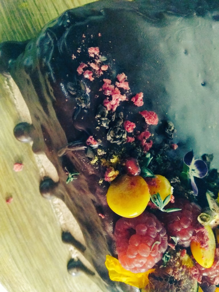 fRANAz91's tweet photo. What a awesome little function tonight with the team and @Phillip_Marais .
Lot of respect. @creationwines #cheflife #teamworkmakesthedreamwork https://t.co/CcDZn1Wk1Y