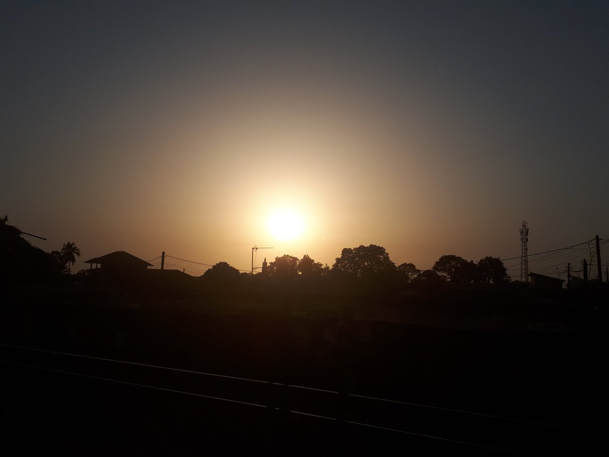 Conakry_Life's tweet photo. La fièvre du samedi soir 😎😍😍 #BestTimeInGuinea #Kibaro #224Fierté #loeilcurieux #MiranassTourisme https://t.co/NhzoXdmyhR