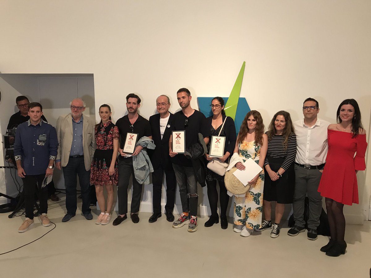 malaga's tweet photo. José Luis Valverde Buforn, Isabel Rosado Prieto y José Miguel Jiménez Scheroff reciben los tres primeros premios del certamen #MLGCrea 2018 de Artes Visuales esta noche en @cacmalaga #NocheEnBlancoMLG https://t.co/rvIQPxhw7G