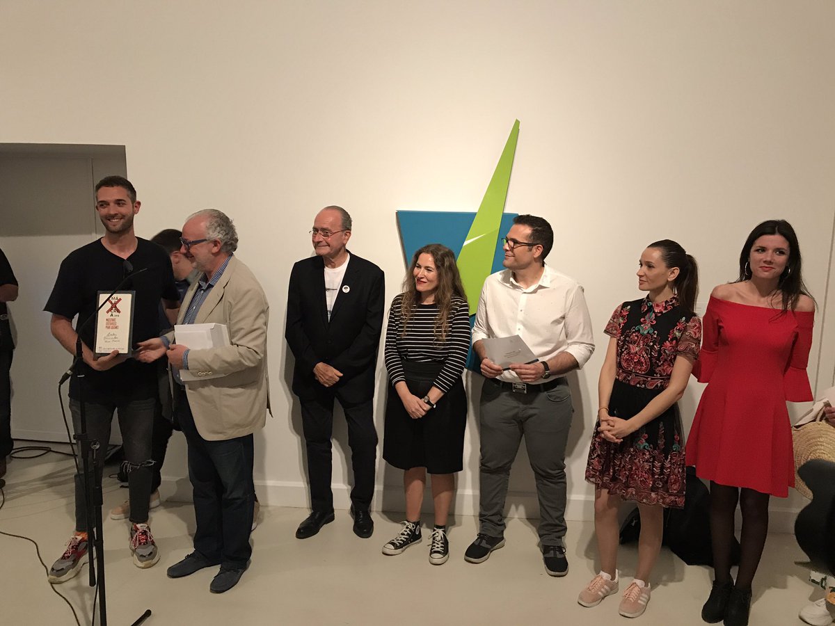 malaga's tweet photo. José Luis Valverde Buforn, Isabel Rosado Prieto y José Miguel Jiménez Scheroff reciben los tres primeros premios del certamen #MLGCrea 2018 de Artes Visuales esta noche en @cacmalaga #NocheEnBlancoMLG https://t.co/rvIQPxhw7G