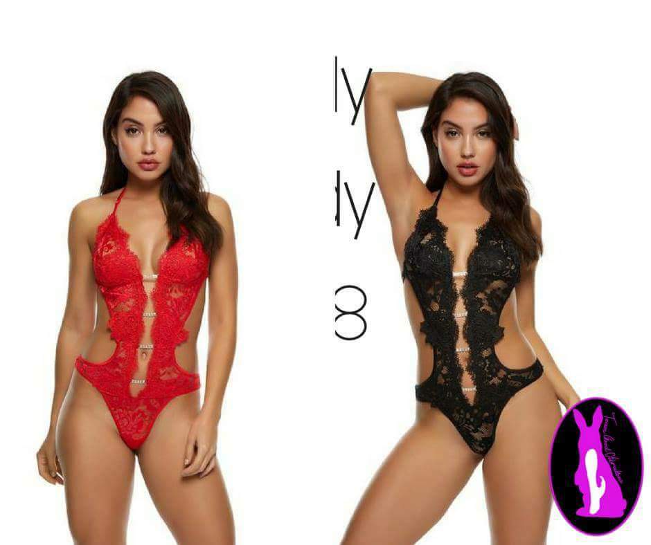 ultimatewonder2's tweet photo. #black or #red? https://t.co/95SAHe5hVu