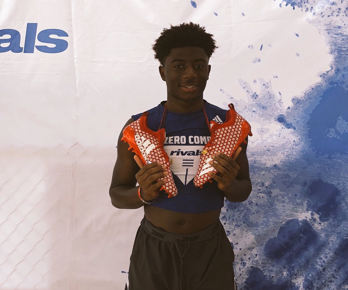 Coach_G_247's tweet photo. @IamMarkus_21 putting in more work this weekend with @ncsa and @RivalsCamp #freshmanstandout #ccpfootball #2021 #wearechaminade https://t.co/kQpYqKt75m