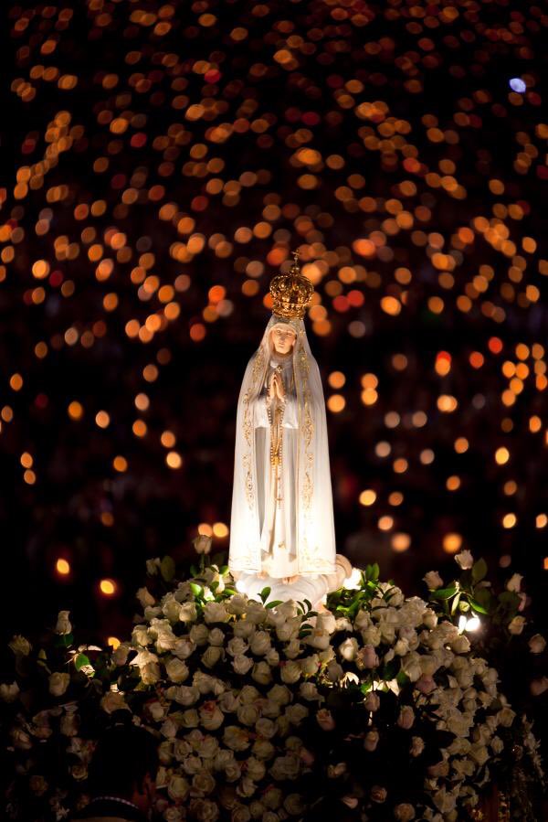 BolvarSS's tweet photo. #13DeMayo 
Madre nuestra sé un rayo de luz en los momentos de oscuridad. 
#NuestraSeñoraDeFátima, 
Ruega por Nosotros https://t.co/hEZ6s37eA9