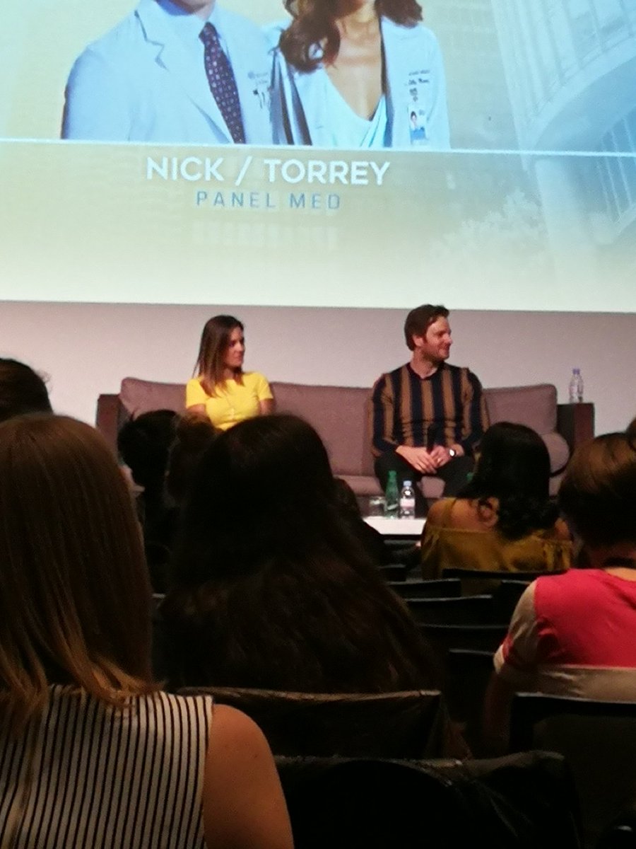 Quelques photos du panel Med qui a eu lieu cet après-midi <a href="/TorreyDeVitto/">Torrey DeVitto</a> @TheNickGehlfuss #PanelMed #DMWC2