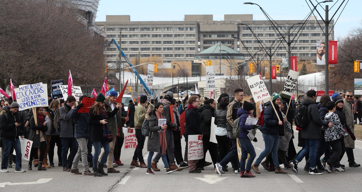 EduSolutionCA's tweet photo. York University strike: students must drop classes to get compensation https://t.co/7clJy3r3Fv https://t.co/6UAgzcVlAG