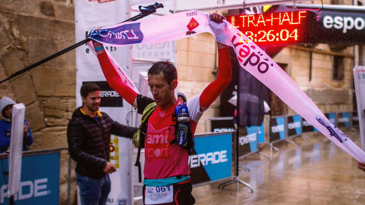 Xavi Llamas  guanyador sota el temporal de la quarta  Ultra Trail Estels del Sud amb  13 hores, 26 minuts i 9 segons. Segon Israel Mercader (13:45:40) i tercer  Gil (14:04:40). 
#ultratrailestelsdelsud #estelsdelsud <a href="/AnetoNatural/">Aneto Natural</a> <a href="/RecuperationSP/">Recuperat-ion</a> <a href="/CocaColaEspaa/">Coca-Cola España</a> <a href="/RenaultJGARAU/">Renault J.GARAU</a>