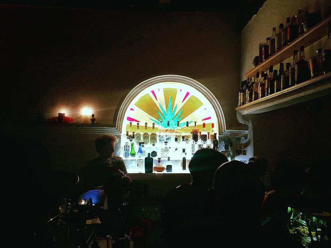 DNL_Muppethead's tweet image. Hoy les pongo la música en El Gallo Altanero (Marsella 126 #GDL) por si gustan.
#DJset #FunkyVibes #Psychedelic #Tropical #SuaveBeat #VinylOnly #Tequila #CocktailBar