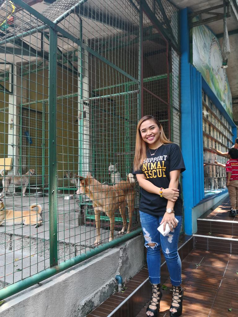 Sir_Stuartb's tweet photo. Alisah👑 is such a caring, beautiful woman,Wildlife are lucky to have her🐺🐱#CertifiedAnimalLover 
#ALISAHinDivastated #SPSVoteHappy #AlisahBonaobra #ZANEAShoes #AlisahWarriors #VIVAArtist 🎤🎶🇵🇭⭐⭐⭐⭐⭐😍🤩😘 https://t.co/43LOkMjGxu
