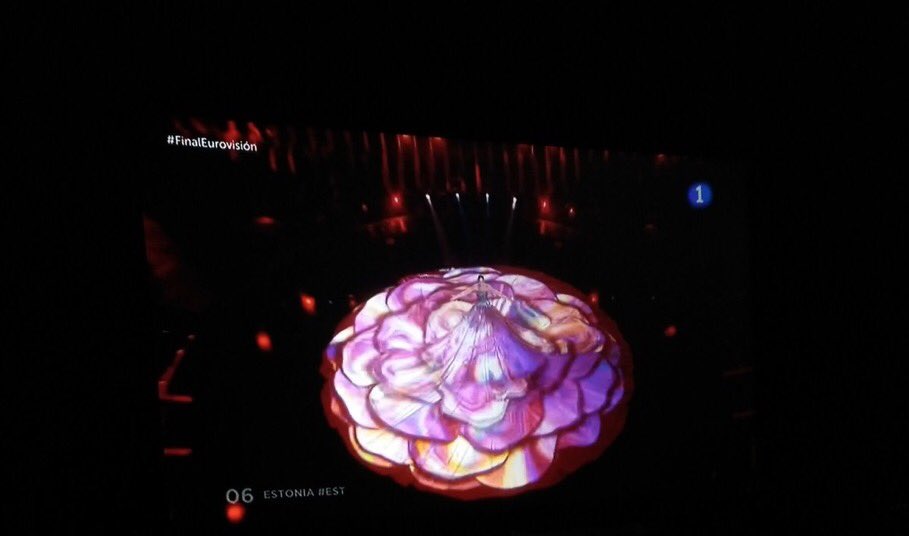 Cuando quedas con tus amigas en ir sin arreglar. #Eurovision2018