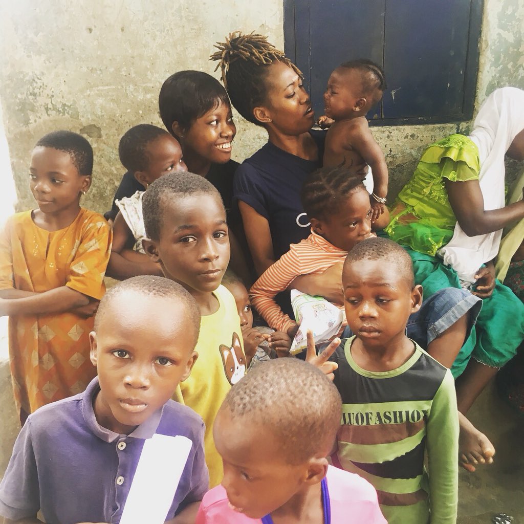 oyinrouge's tweet image. I met these young Queens and lovely kids today and I can’t wait to spend time with them on #childrensday2018 #maytwentyseven #thelittlethings #everychildisspecial ❤️❤️❤️