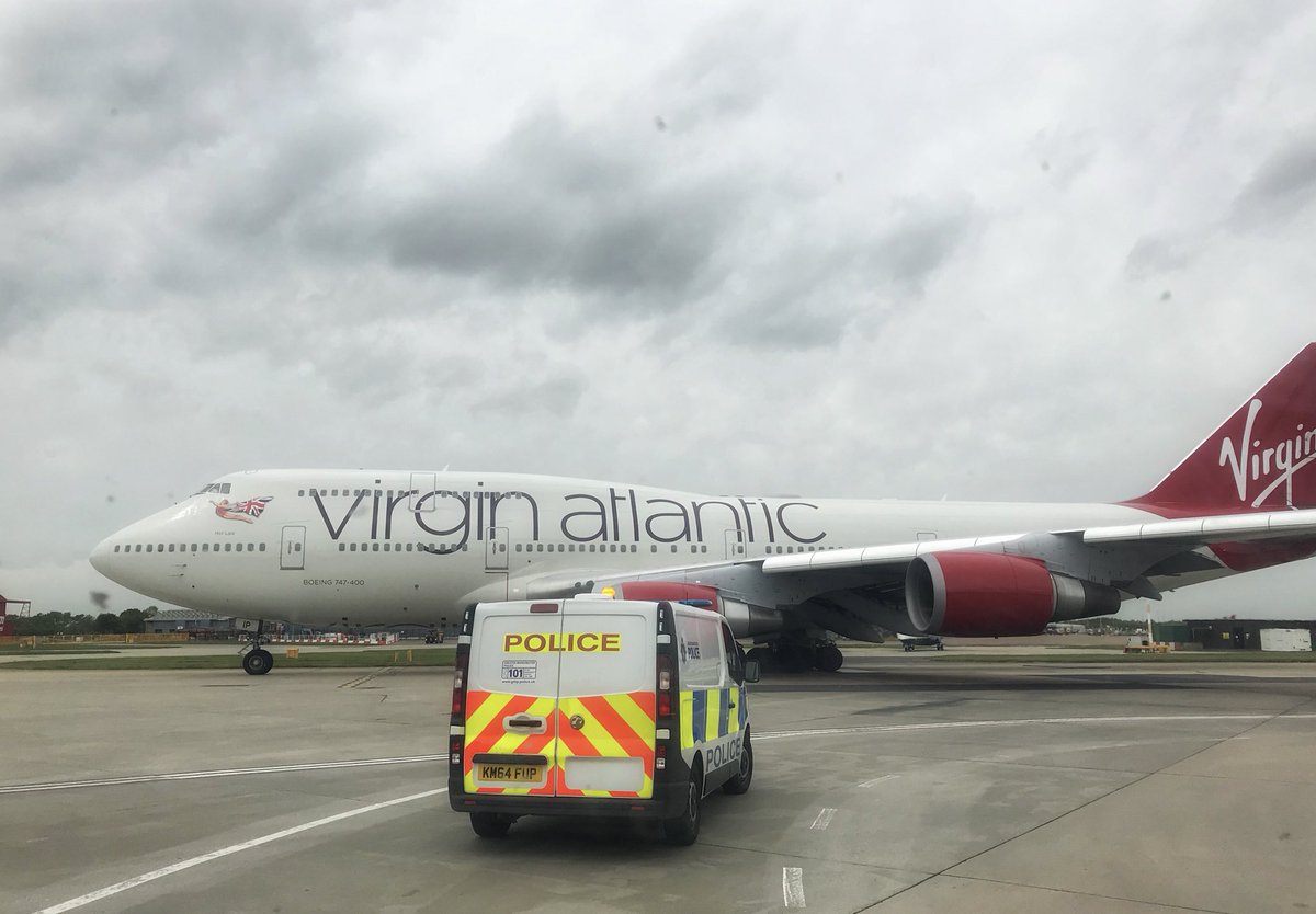 devon_cornwall1's tweet photo. DCAS undertook a Repatriation transfer from Manchester Airport @ManchesterAirp @gmpolice @VirginAtlantic https://t.co/Gix50gcGjB