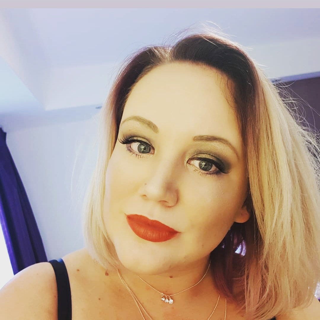 j_d_babes's tweet photo. Had a fabulous night at the #georginaball celebrating 20 years of C4 Georgina Unit. Back to hoody and trainers today though #comfys https://t.co/dboD8lY8pB
