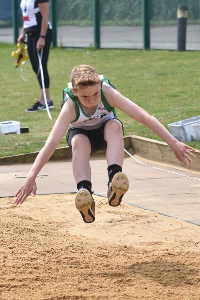 stuart_howlett's tweet photo. Kit and Thea taking it to the wire on 6th jump #competitivesiblings @ac_kes @RystonRunners @athletics_norf https://t.co/vrnzfp0eVI