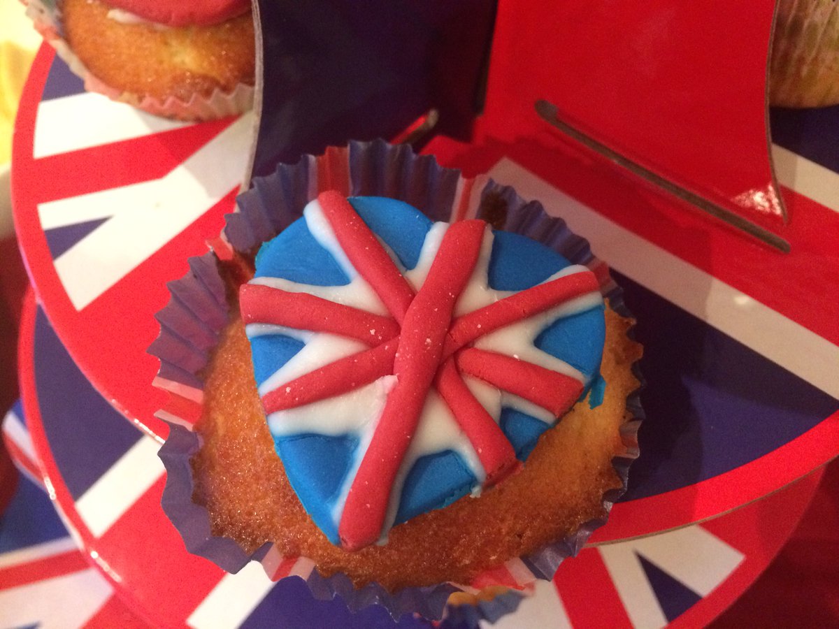 susana_mendonca's tweet photo. Good luck #Por & #UK We’re #AllAboard in #NorfLondon #Eurovision https://t.co/XNSEmfp8fW