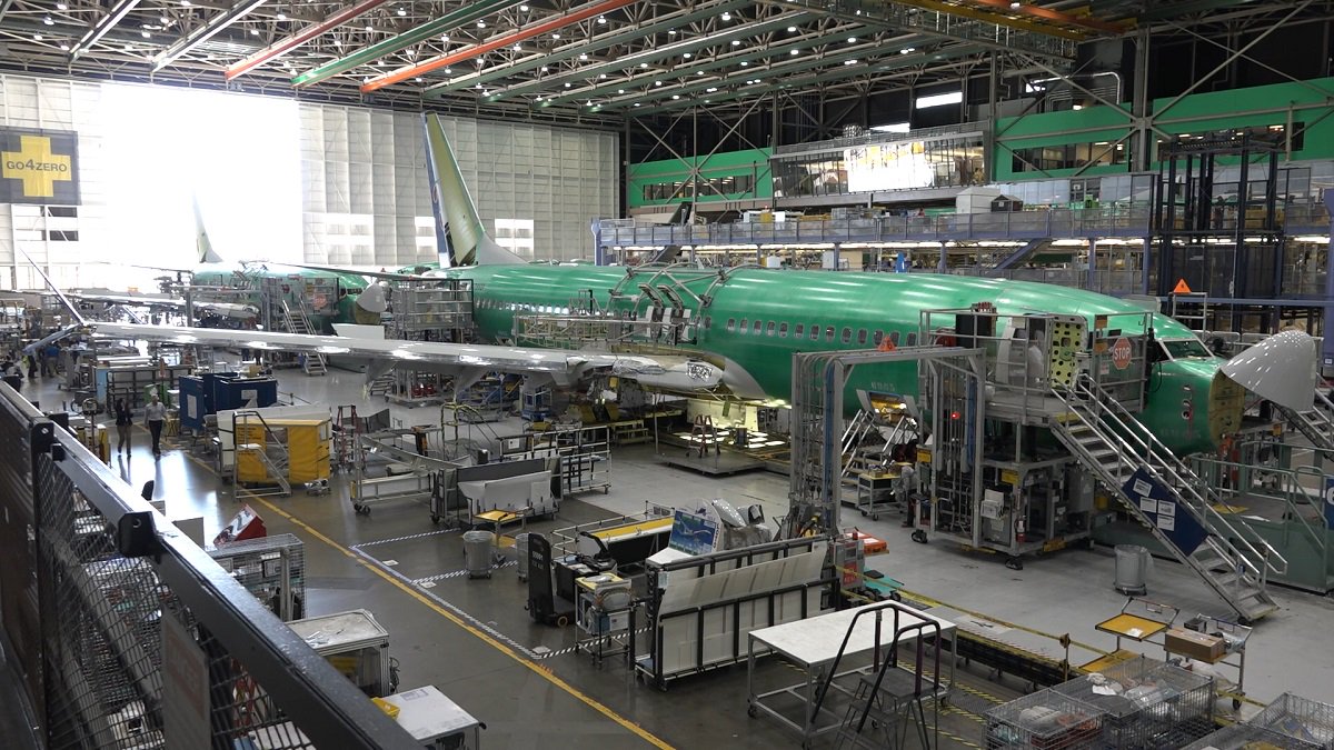 defense_news's tweet photo. How different is a P-8 from a 737? Find out from the ground floor of a Boeing production line, tomorrow at 10:30 a.m. on WETA on Defense News Weekly. #DNTV https://t.co/PI0cadWRnk