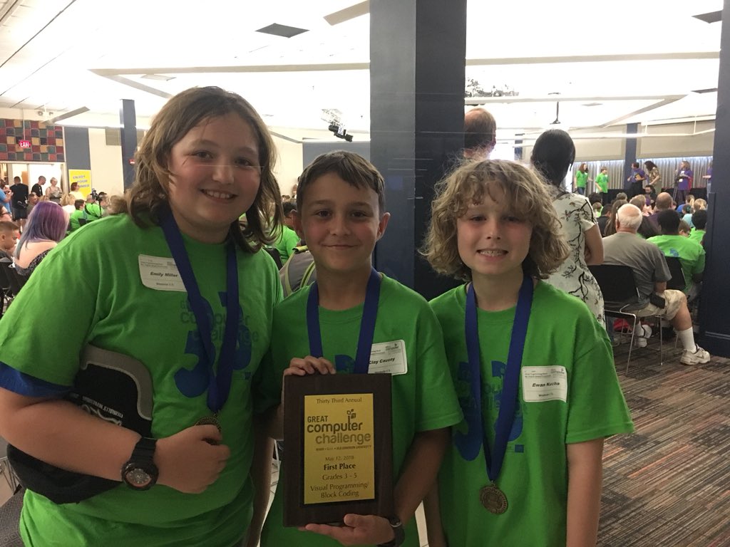 MrsPealo's tweet photo. So proud of these @WSESSmithfield Eagles! They collaborated so well and their creativity astounds me. Their project told a superhero story and they are my superheroes. 💙 Thank you @WHROEducation &amp; #BayDiesel #WestsideBestSide #GCC18 https://t.co/UaYMOuCU7H