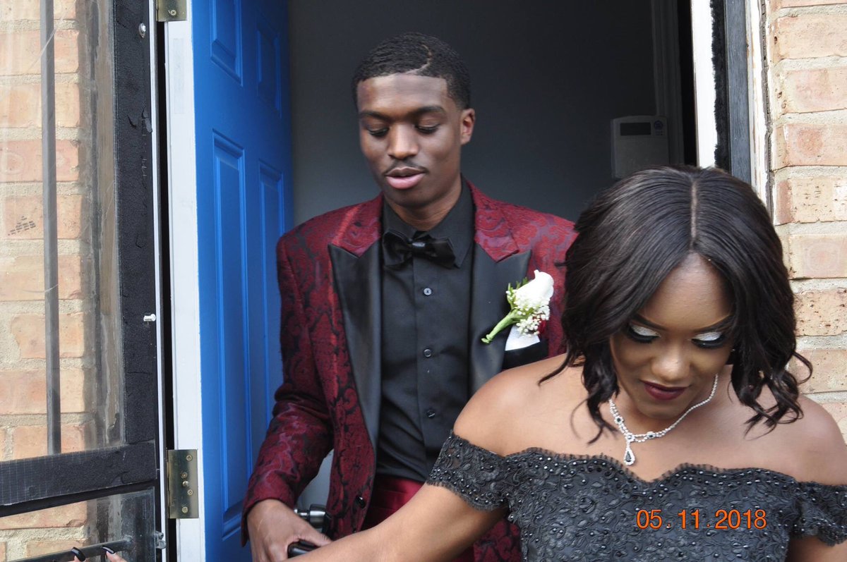 Codenameun's tweet photo. @emilybiegel  pictures from prom you all have a beautiful rest of the year#TFNMOS #TFNPRIDE #Prom2k18 https://t.co/MpE2BwATCE