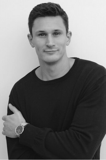 Say hello to Ryan. The man behind the beautiful watches <a href="/ryanandgilbert/">Ryan and Gilbert</a> Find out how he started his watch empire &amp; why making the most of his time is so important > ow.ly/3CoL30jV7pR 
#ryanandgilbert #makethemostofyourtime #watchesofinstagram #WatchEssentials #affiliatelink