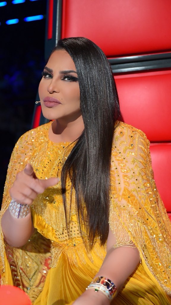 AhlamAlShamsi's tweet photo. #متكية 💛✌🏻😂 #فريق_احلام #mbcthevoice https://t.co/vY3HgiHGBs