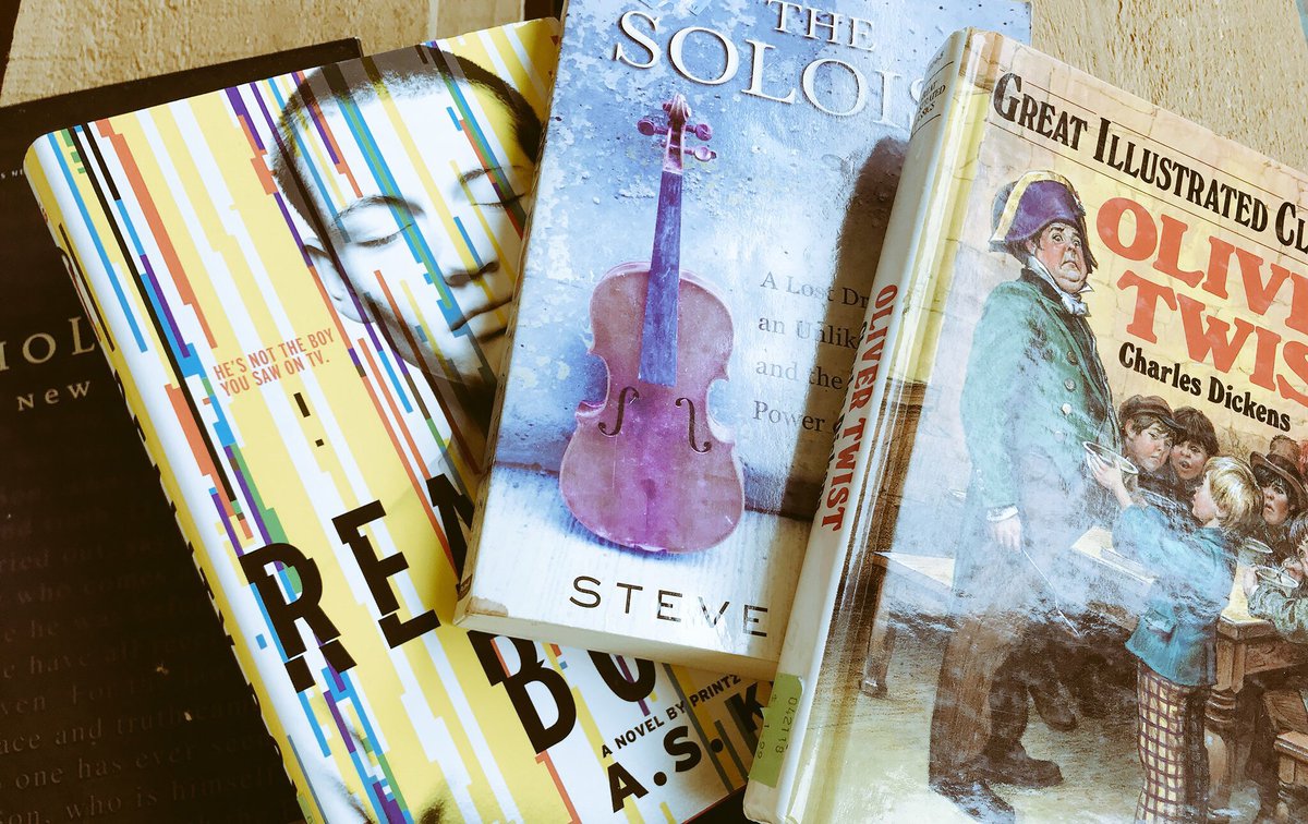 bianca_u1's tweet photo. The comeup at the thrift store is real 🙌🏼💙📚 #stimulateyourbrain https://t.co/50CfbbXqga