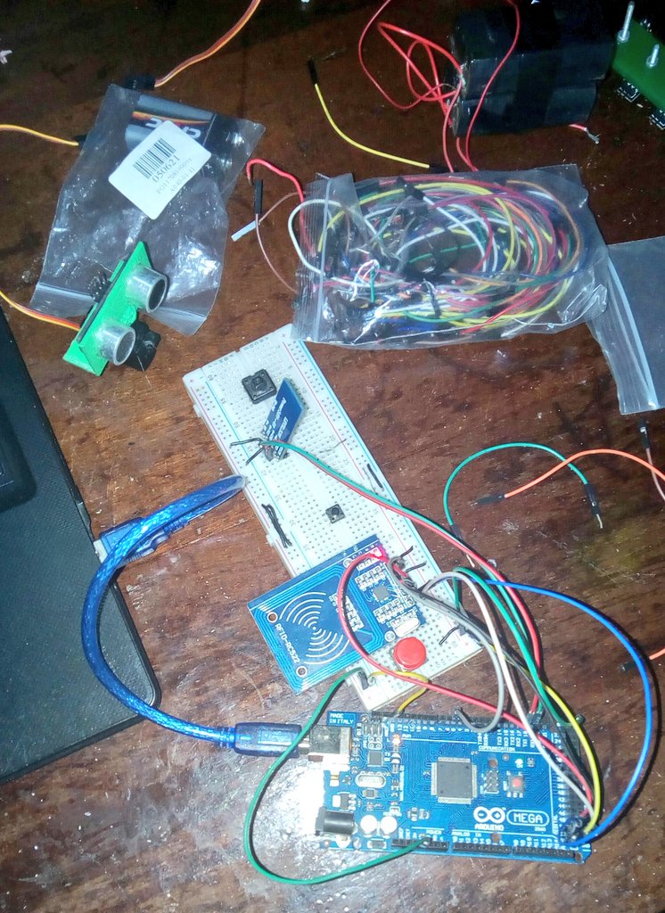 DanChei99's tweet image. Happy arduino day everyone #ArduinoDay2018 
#Arduino 
#arduinokenya