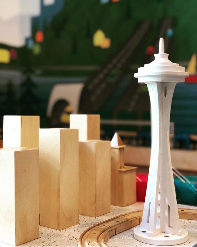 HiveBoxx's tweet photo. Excited for views from the floor-to-ceiling windows 💠 in the renovated 🏗 space needle, what about you? 🤔
.
.
.
#headedup 👆🏽 #cantwait #viewsfordays #spaceneedle #pnwlife #loveformycity #staylocal #supportlocal #beelocal 🐝 #movetosavethebees https://t.co/a8aiBzTt8s https://t.co/mwiNrrX5Cz