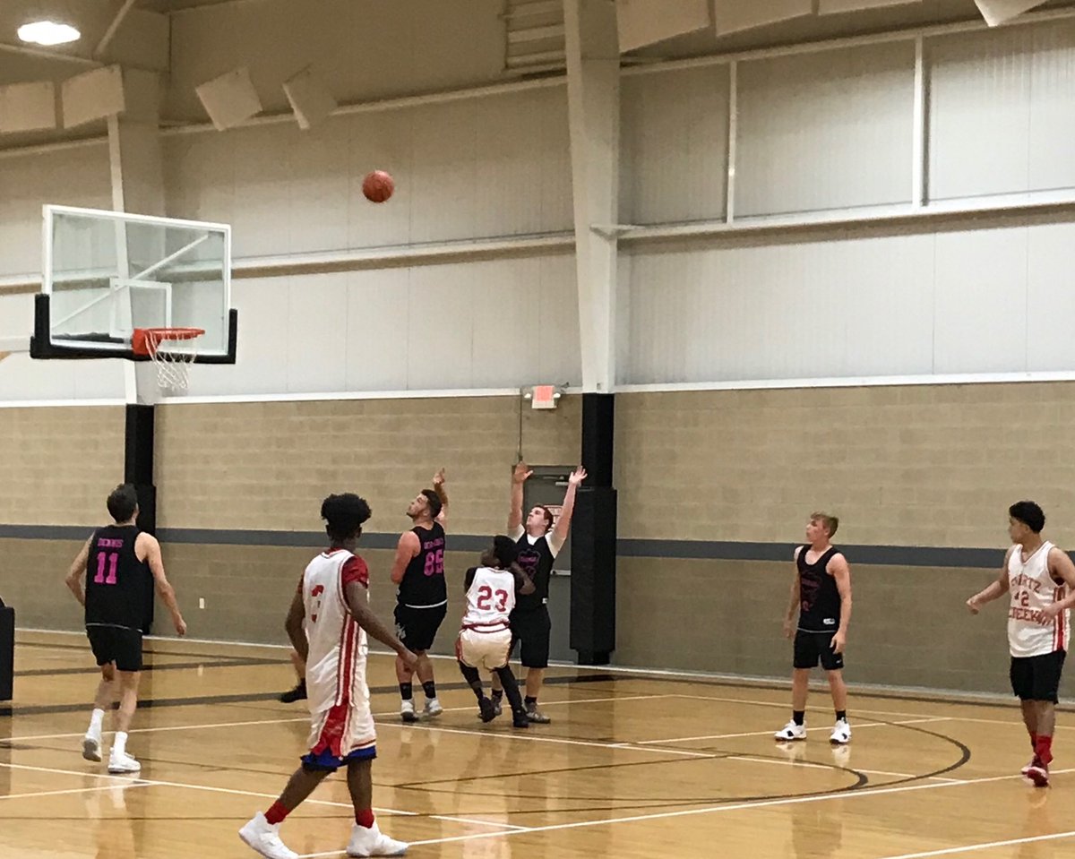42TLC42's tweet photo. Spring League! @SCADragons https://t.co/1I2Faweo8j