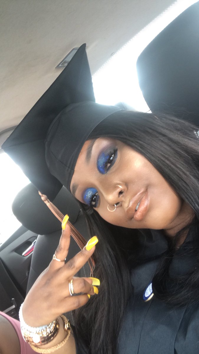 Blizzayyy's tweet photo. I got a degree hoe 🤪 #suno18 https://t.co/8PeHQWfNuy