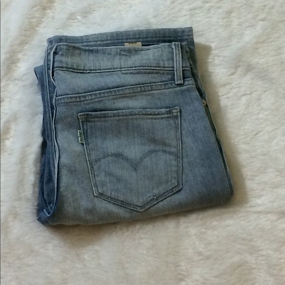 Chelsea__Waller's tweet photo. So good I had to share! Check out all the items I'm loving on @Poshmarkapp #poshmark #fashion #style #shopmycloset # #urbanoutfitters #levis: https://t.co/P2eFdna6pn https://t.co/f6Yod8K29y