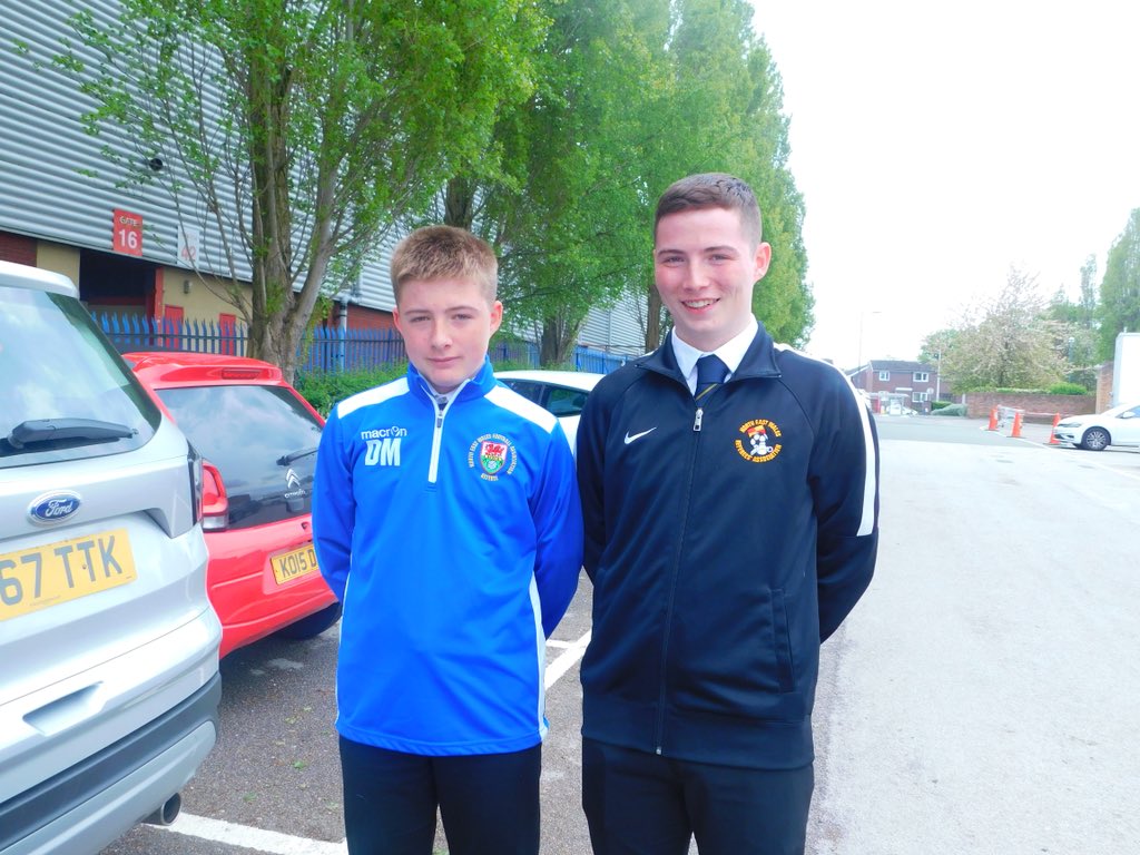 MonkSarahL's tweet photo. The Monk Bros. both selected to officiate in same Cup Final at Wrexham Racecourse. @NEWRARefereeing #lovingit #referee https://t.co/t4fDfpoWZq