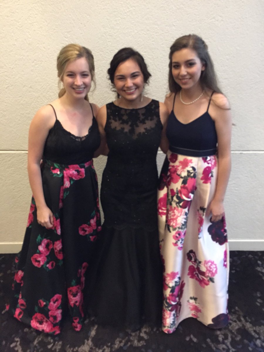 _ariannac_'s tweet photo. band banquet 2k18 https://t.co/sqeYoIlncD