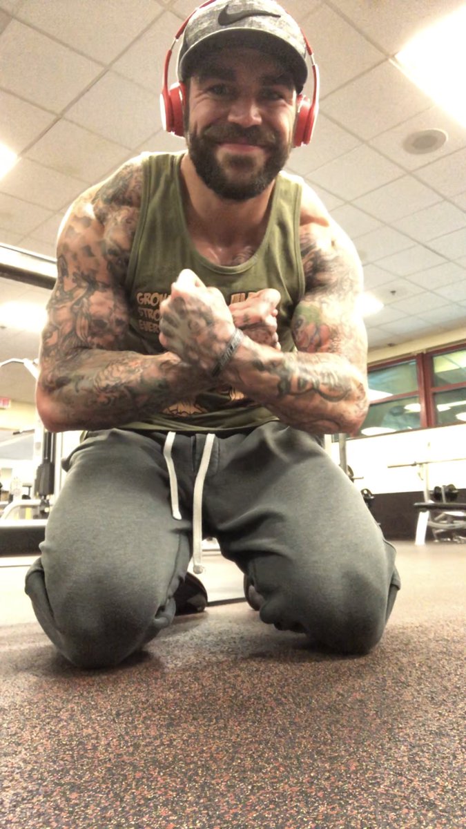 JkambTheMartian's tweet photo. @jimstoppani #RippedIn6 - I missed #FlexFriday so happy #FlexSaturday 😄 who’s late to the flex with me!? #HakunaMatata #JYMArmy #JYM #TeamJYM #bodybuilding #hardwork #iamgroot🌱 #harambegains🦍 #rusevday #RockstarTatted https://t.co/Qnbv3qXKOJ