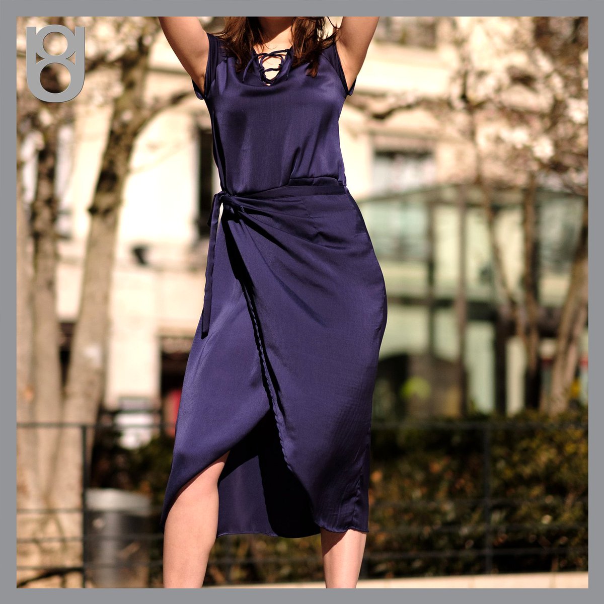 ulullabies's tweet photo. [ PORTE-FEUILLE ]
⏩ Cette robe n'a qu'un seul but 🎯, sublimer la beauté de la personne qui la porte avec l'entrebâillement qui dévoile délicatement votre genou a chacun de vos pas.
Vous hypnotiserez 😍 tous ceux qui croisent votre chemin.
#STYLE #WOMEN #LULLABIES #HANDMADE https://t.co/aDWRVLLMUQ