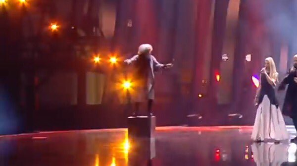 lailings's tweet photo. Can we please remember #BoxGuy after #Eurovision2018 #Eurovision 😂 https://t.co/BtFE6O2OjK