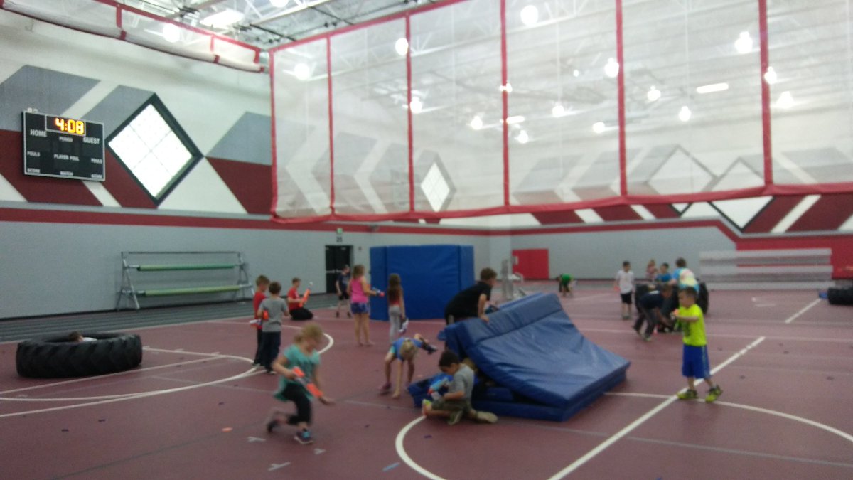 HNHSVikings's tweet photo. @Sand_Man27 serving the community as part of his @VikingNewTech Senior Capstone. The elementary studends of @HCCSC are having an amazing timenat the Nerf War. #HNVikingPride https://t.co/oY9EJIHea2